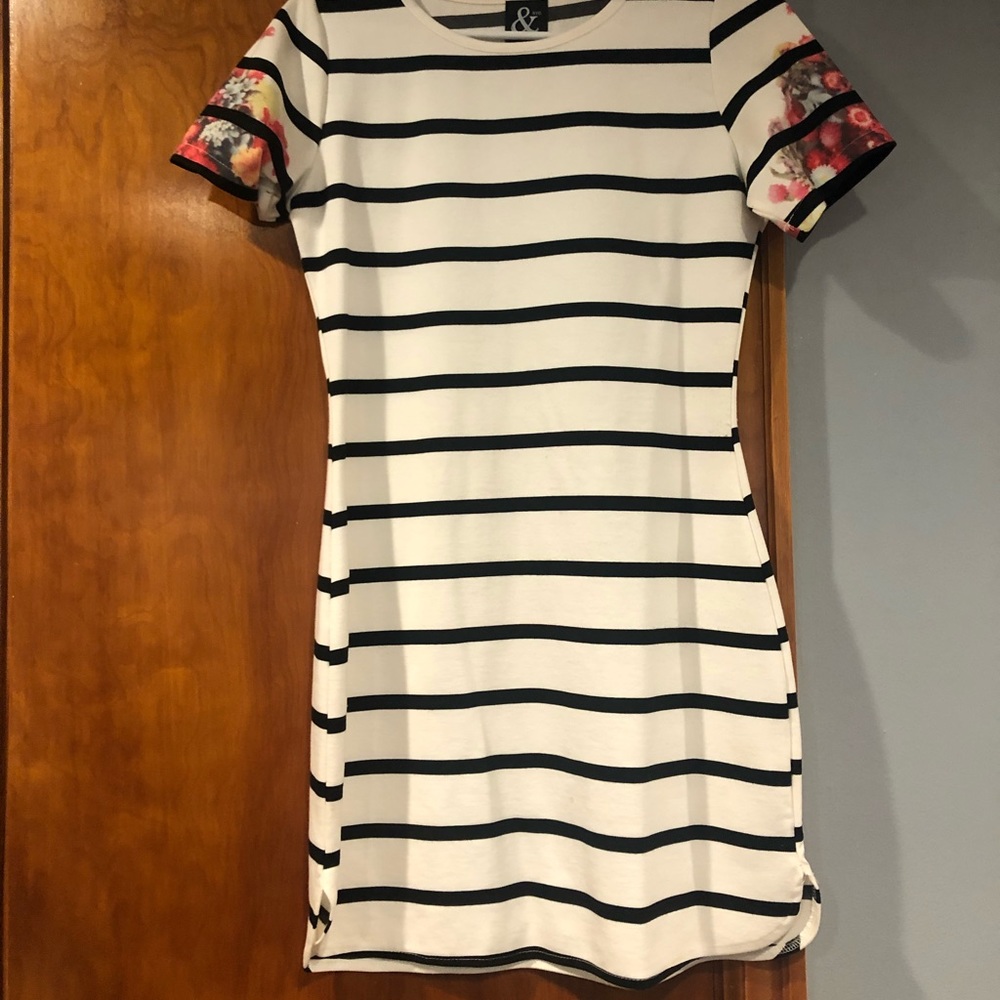 White stripe floral sleeve mini dress
